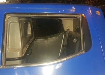 Personal policial herido y unidades policiales dañadas