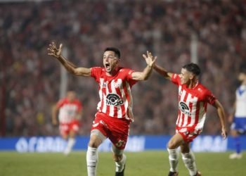 Instituto volvió al triunfo, derrotó 1-0 a Vélez en Alta Córdoba