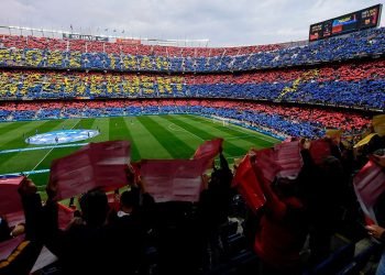 El Camp Nou pidió otra vez por Messi: ¿Qué hará Leo?