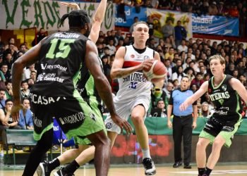 Atenas le ganó a San Lorenzo y estiró la serie por la permanencia