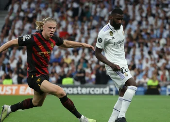 Antonio rudiger pelea balon erling haaland 98