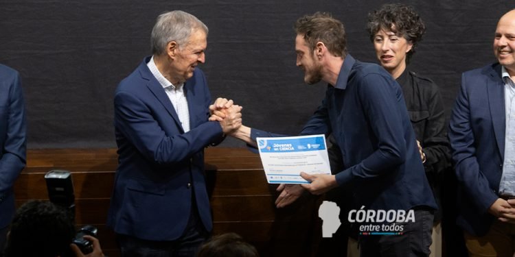 Duplican financiamiento provincial para 122 proyectos de investigadores menores de 35 años.