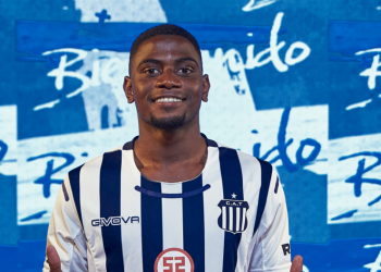 Miguel Angulo fue presentado como nuevo refuerzo de Talleres