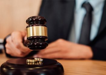 Casamiento falso juez 1 medium size