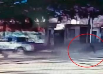 Están graves los motociclistas chocados por un patrullero