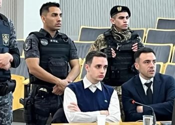 Condenaron a 7 años de prisión al médico trucho del COE