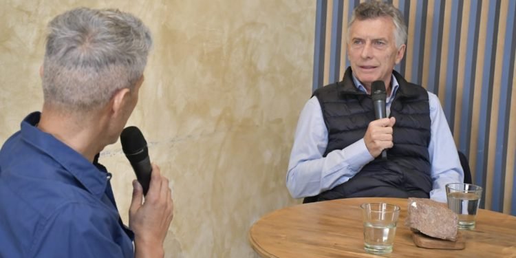 cristian Bazan entrevistando a Mauricio Macri