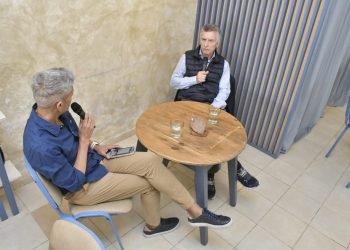 “La gente tiene razón en estar desencantada con la política”