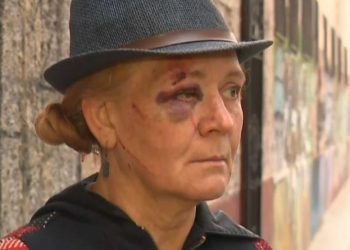 Una mujer denunció que una naranjita la atacó con golpes de puño