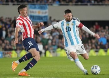 Argentina derrotó a Paraguay en el Monumental y lidera la tabla de las Eliminatorias