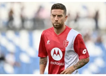 Papu gomez en un partido con el monza fuente cordon press 001.jpg 1480801792