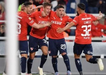 Independiente goleó a Barracas y es puntero de su zona en la Copa de la Liga