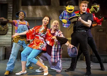 Avenue q micro 01