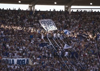 Hinchada scaled 1 750x501