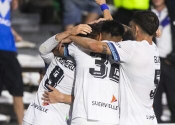 Gdbwmoawgaavee8 750x406