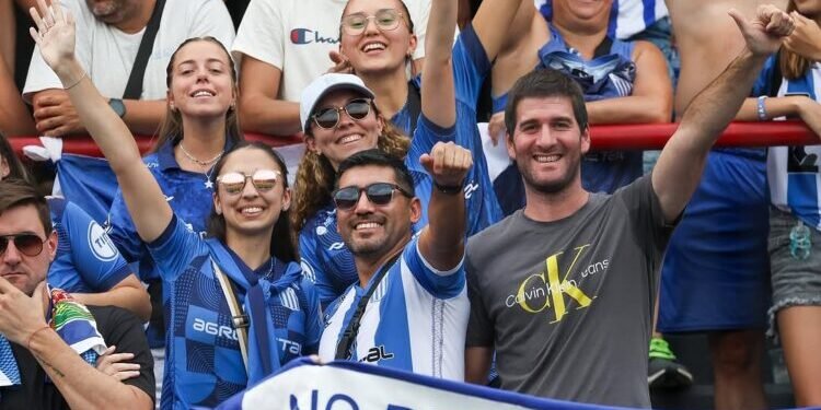 Un equipo un pueblo un sueno… la gente de @cdargentino dice presente en santa fe para enfrentar a @bocajrs en el inicio de los 32avos de final de nuestracopa copaargentinaaxionenergy 2 750x499