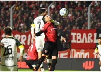 Newells vs defensa 2028546