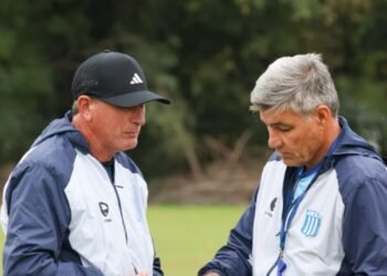 Gq6yudiwwaaalba 750x1125