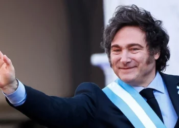 Con una caminata por Nueva Córdoba, Milei vuelve a la ciudad para apuntalar la campaña libertaria