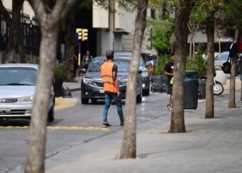 Una pelea entre policías y naranjitas terminó con tres detenidos y dos lesionados en Córdoba