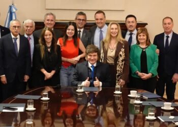 javier milei con los ministros