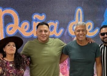 Los trajinantes brillaron en otra peña de “Préndete al show”