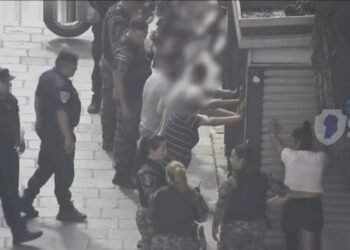 Revolución en la plaza San Martin por una pelea sin frenos