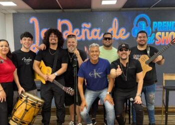 Los nombradores del alba se lucieron en una peña para el olvido