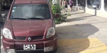 La App Ciudadana registró más de 2.600 denuncias vecinales por vehículos mal estacionados