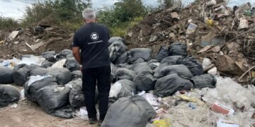 La Municipalidad clausuró una droguería por el arrojo ilegal de 58 bolsas de residuos