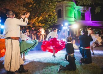 “La Peña en tu Ciudad” celebra el Día del Trabajador en el CPC Capdevilla con música, danza y solidaridad
