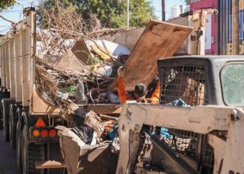En un operativo de limpieza domiciliario eliminaron 79 toneladas de residuos