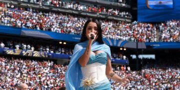 Maria Becerra fue la encargada de interpretar el himno Nacional Argentino antes de la final de la copa del Mundo 2026
