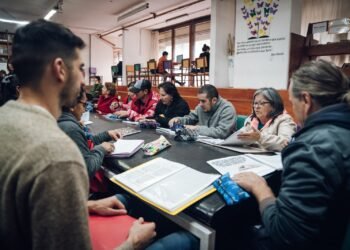✍🏻 Jóvenes y adultos podrán finalizar sus estudios primarios a través de un examen libre