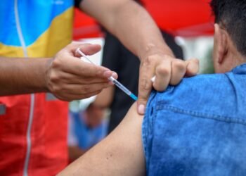 💉 Doce Centros de Salud y la DEM Centro abrirán sus puertas el sábado para vacunar de manera gratuita