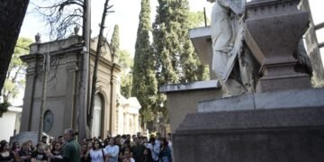 El Cementerio San Jerónimo celebra su 183 aniversario con una caminata nocturna