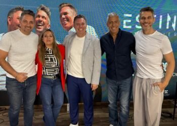 Destino San Javier anticipó en Mas Radio su show “De Cerca”