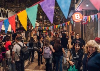Llega la segunda edición de La Noche de las Galerías y las Peatonales al centro de la ciudad